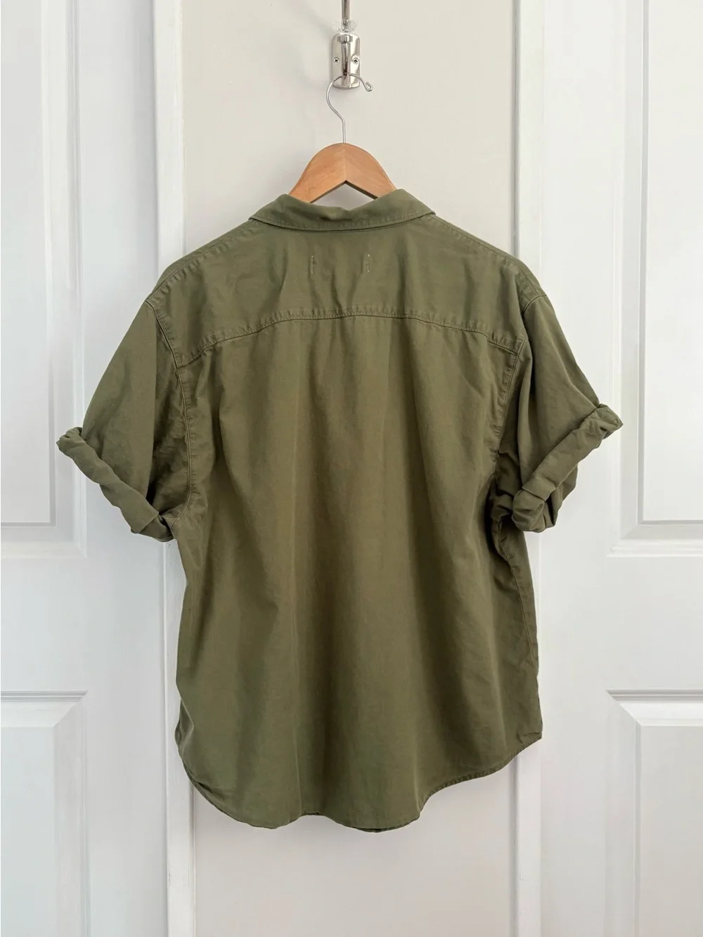 Aritzia Denim Forum Jane Shirt | Size Medium | Khaki Green | 100% Cotton - Picture 2 of 7